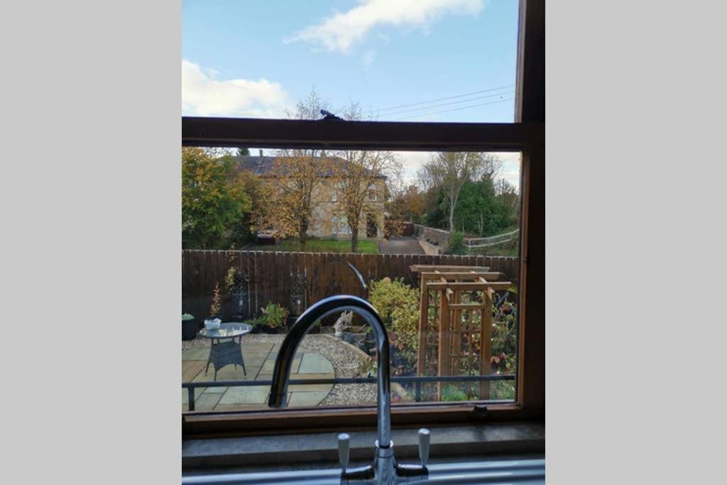 Beautiful Self Contained Apartment With Garden Glasgow Exteriör bild